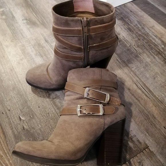 Heeled Boots - Picture 3 of 4